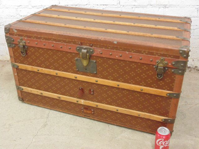 Trunk, "Aux Etats Unis", 229 Rue St. Honore (1 of 10)