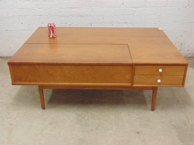 Mid Century coffee table by Drexel (1 of 7)