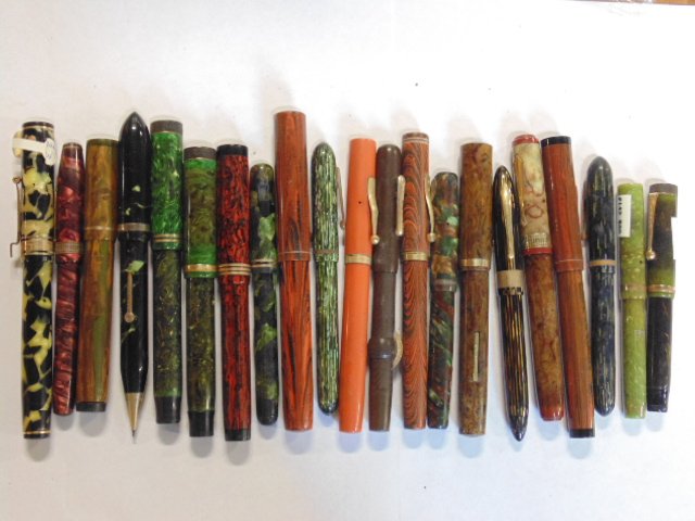 Lot of 21 vintage fountain pens Waterman's etc. (1 of 10)