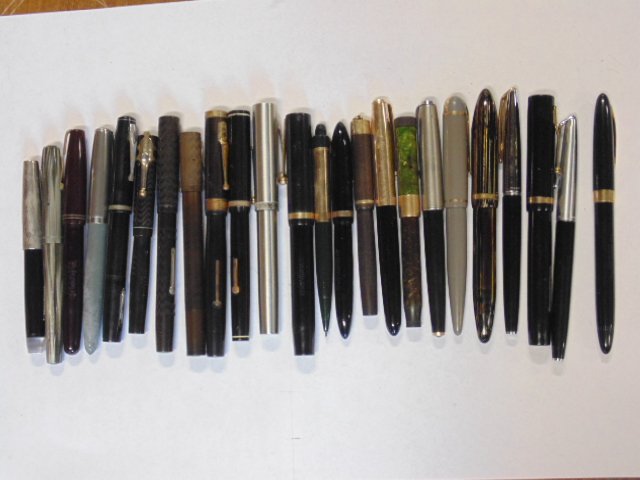 Lot of 24 fountain pens (1 of 10)