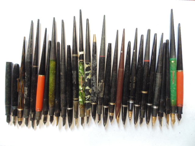 Lot 29  fountain pens, Parker Duofold, Sheaffer, (1 of 7)