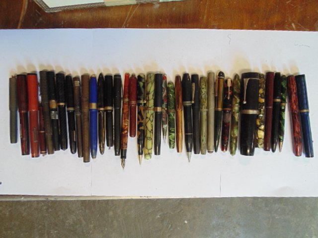 Lot of 36  fountain pens, Waterman, Sheaffer, Parker (1 of 10)