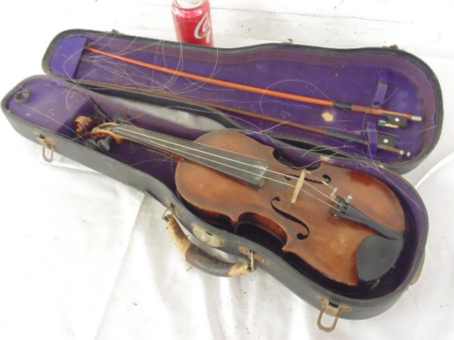 Early violin in case, marked Nicola Amati Cremona (1 of 6)