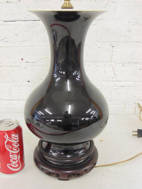 Chinese black & white Porcelain vase (1 of 5)