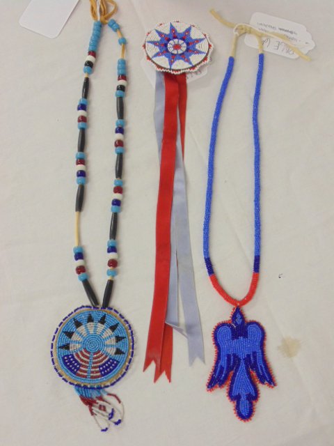Lot of 3 American Indian beadwork pieces (1 of 7)