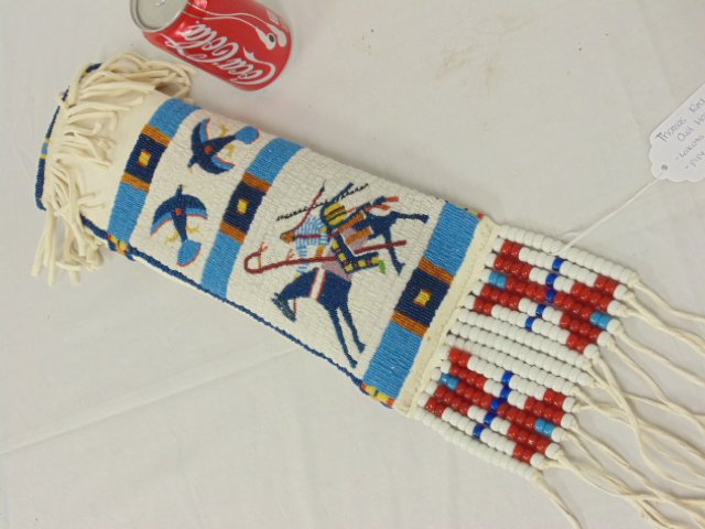 Native Indian beaded pipebag, Thomas Red Owl Haukaas (1 of 10)