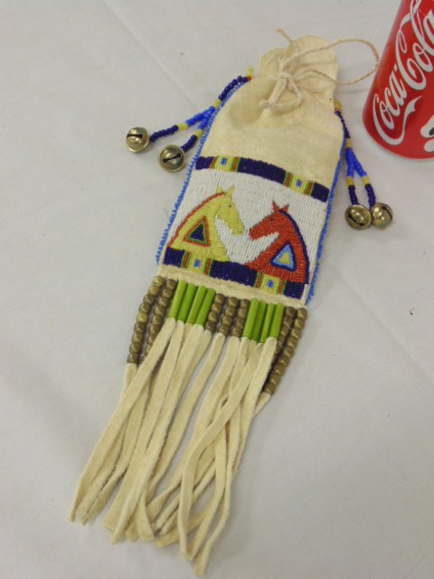 Small American Indian beaded pipebag (1 of 6)