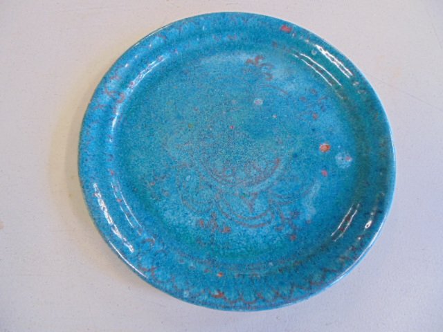 Carl Walters ceramic decorated plate: Carl Walters ceramic decorated plate, 9.5"