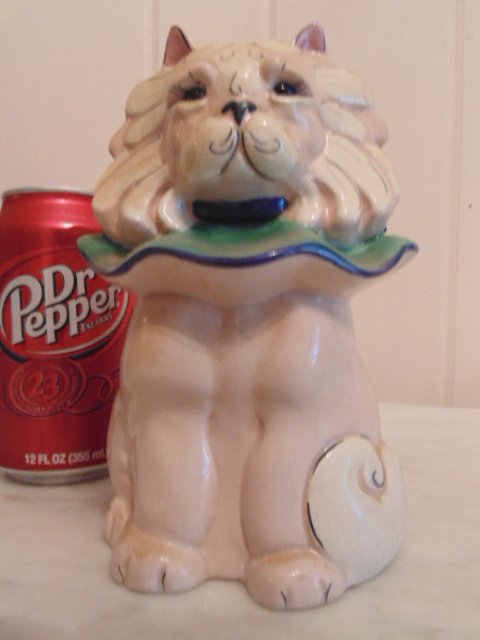 Cat figurine by Kay,Finch, California: Cat figurine signed Kay Finch, California; in good condition; height is 6 1/2"