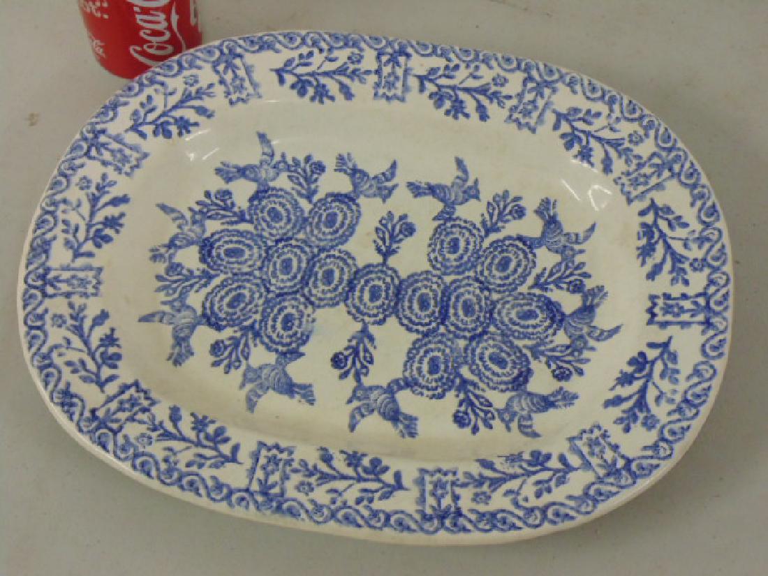 Stick Spatter blue & white serving plate (1 of 4)