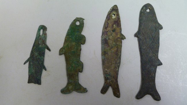E. Zhou FISH MONEY: Four different examples of Warring States Bronze FISH MONEY, from various locations in China. An interesting part of the "Odd & Curious" money types that flourished before their banishment by the Firs
