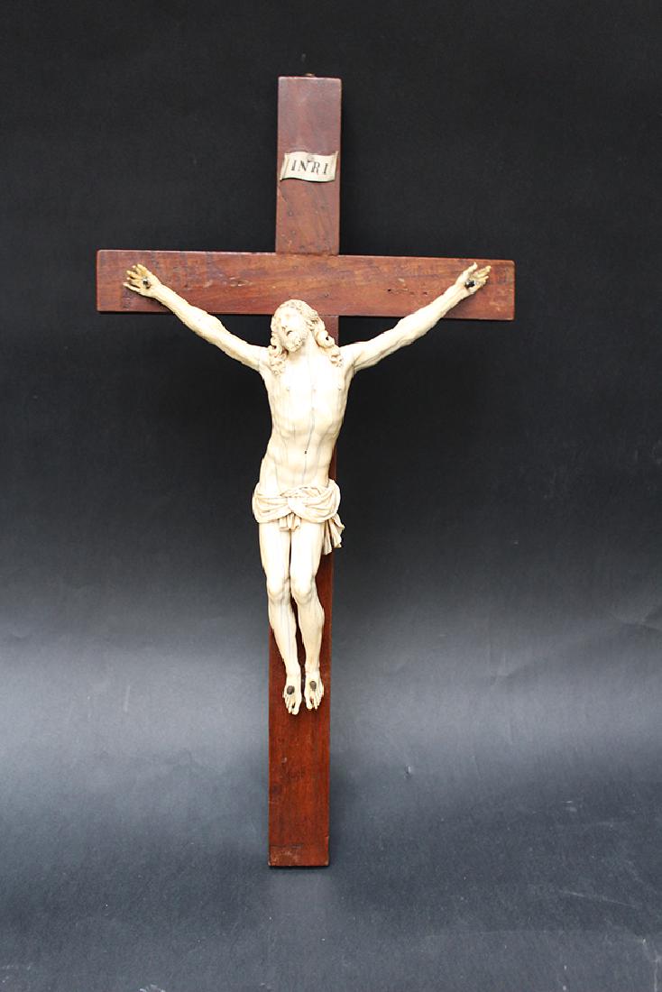 Ignaz Elhafen (1658-1715)- circle: Ignaz Elhafen (1658-1715)- circle, sculpture of Jesus on the cross very fine I. Carving with old tears cracks and some missing fingers on a walnut cross around 17th Century