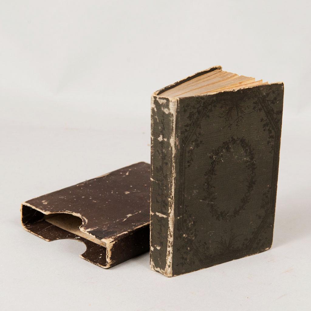 Taschenbuch der Reisen oder Darstellung der: Taschenbuch der Reisen oder Darstellung der Entdeckungen des 18. Jahrhunderts , by W. Zimmermann , printed by Gerhard Fleischer Leipzig 1805, 284 pages with nine folded coper prints and one cut of nor