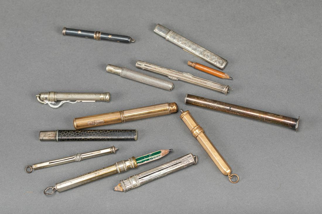 Lot of 12 pen holders and fillers: lot of 12 pen holders and fillers in different materials styles and age, partly hallmarked,