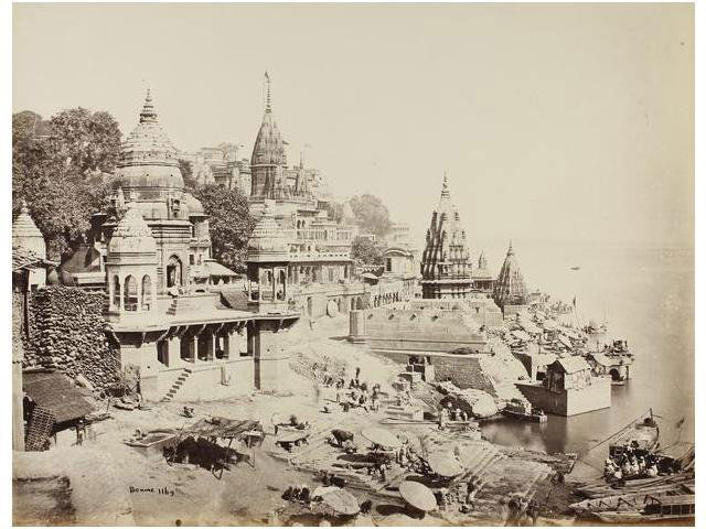 18 Samuel Bourne (1834-1912) 3 fotografías de l: 18 Samuel Bourne (1834-1912)3 fotografías de la India, 1860.Papeles albuminados, 24 x 29,5 cm, e inferiores, firmadas en el negativo, tirajes de época.1200 - 1500 €