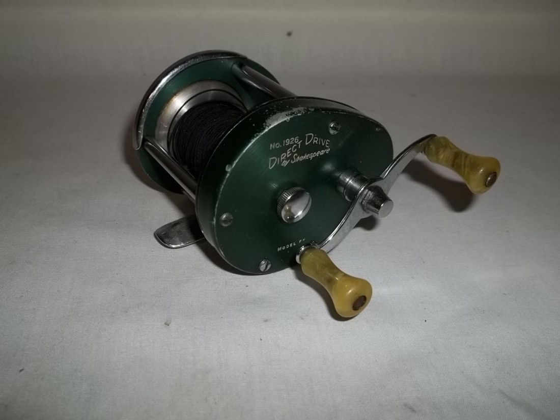 Nice Old Shakespeare 1926 Fishin Reel: Nice old Shakespeare Direct Drive fishing reel No 1926 model FK in very nice shape and ready to go.