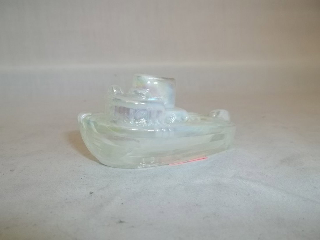 Boyds White Carnival Boat: Nice White Carnival Boyds Boat, good all the way.