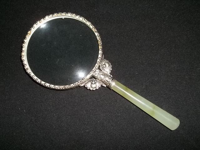 Medium Magnifying Glass: Magnifying Glass