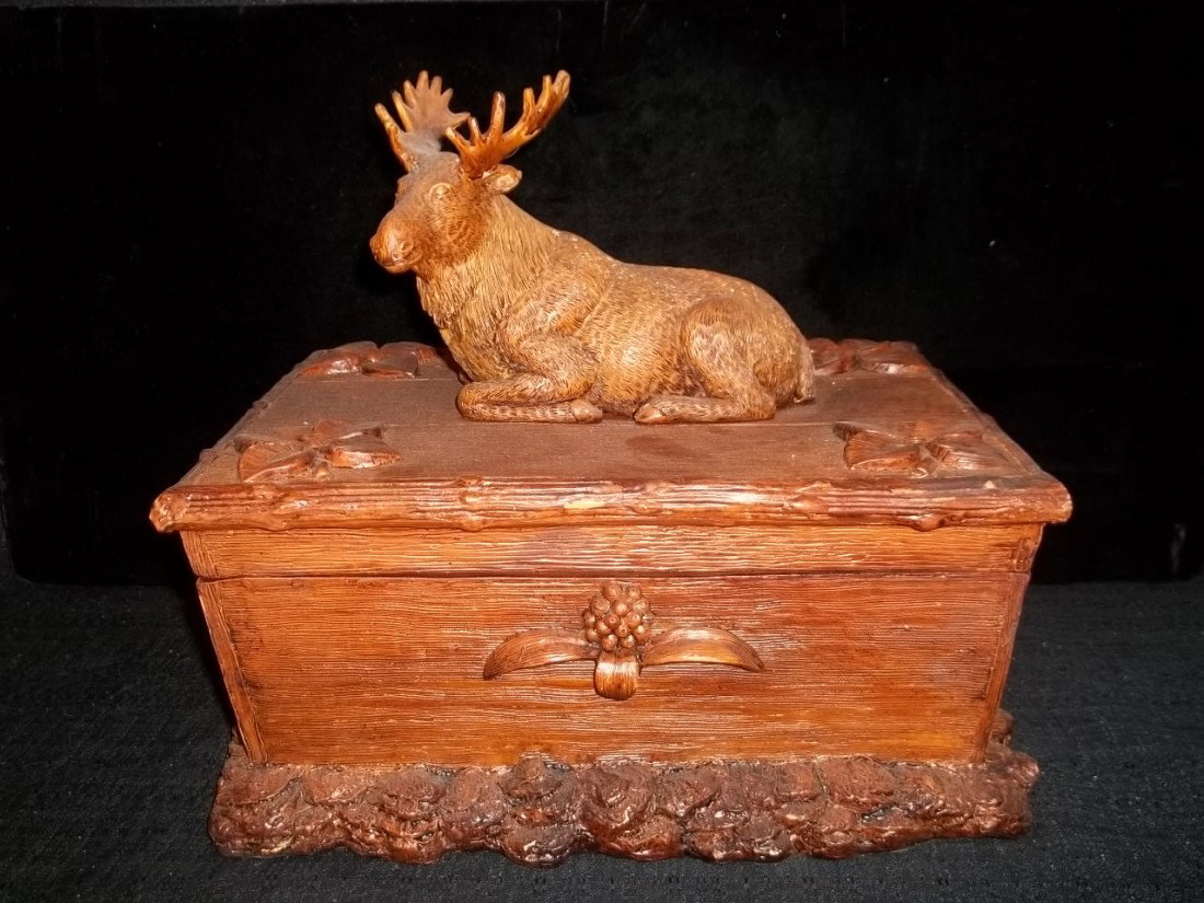 Large Moose Mens Dresser Box: Large Moose Mens Dresser Box 11 x 10.5 x 8.5