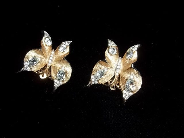 Trifari Butterfly Rhinestone Earings: Gorgeous Trifari Butterfly Rhinestone Earings