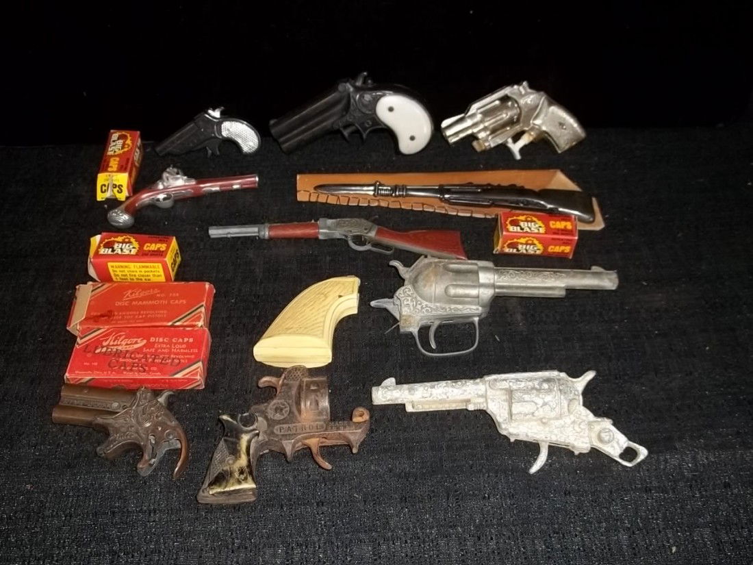Lot of Cap Gun Parts: Lot of cap gun/water pistols parts.