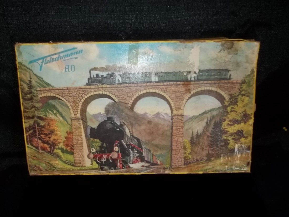 Fleischmann Ho Western Germany Train Set Old: Very rare, fleischmann ho train set from western germany in the box, box is a little rough. Engine, box cars, and track and in amazing condition. A must have for any train collector, you don't see thi
