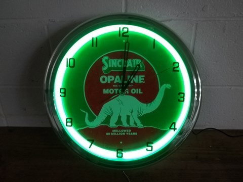 Sinclair Opaline Gas Oil Neon Clock: Great 17" Sinclair opaline gas oil neon advertising clock.