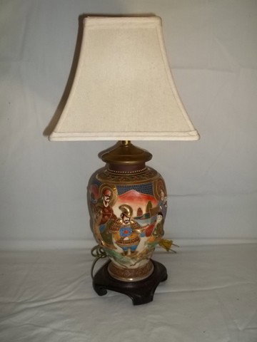 Vintage Hand Painted Oriental Lamp Nippon?: Vintage hand painted oriental lamp, could be nippon, 18 inches.