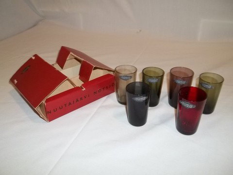 6 Vintage Finland Colored Shot Glasses: 6 vintage nuutajarui notsjo colored shot glasses in the package.