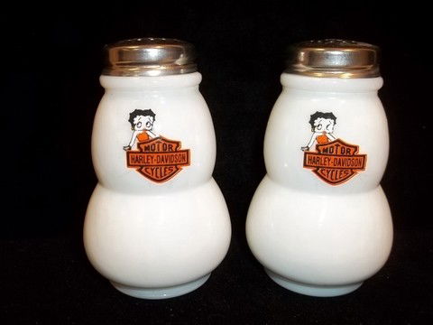 Betty Boop Harley Davidson Salt & Pepper: Betty Boop Harley Davidson Salt and pepper