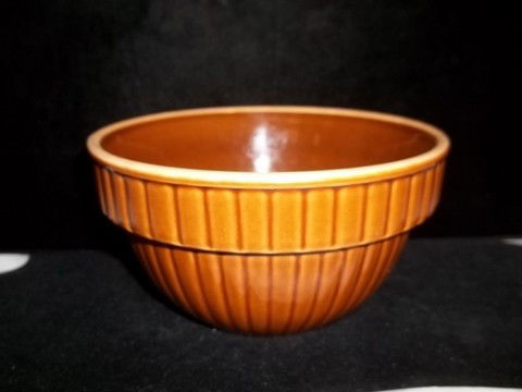 Yelloware Bowl: 6 inch yelloware bowl