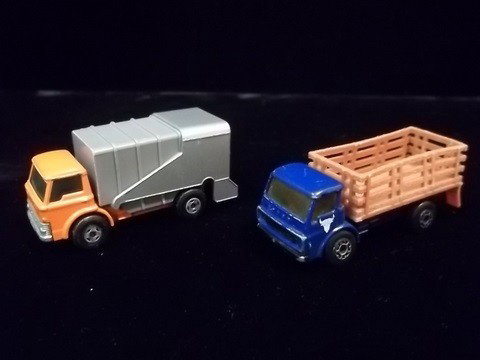 Lesney 1976 Cattle Truck & Refuse Truck: Lesney 1976 #71 cattle truck, and no 7 refuse truck