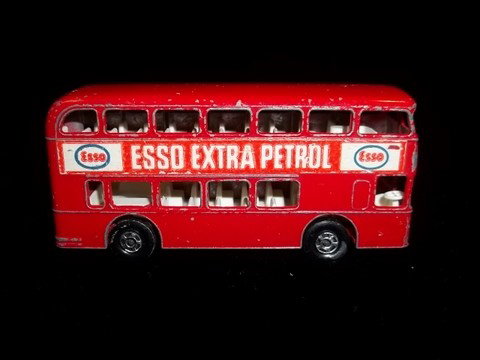 Vintage Matchbox Esso Daimler Bus Lesney: Vintage matchbox esso daimler bus by lesney, not in perfect condition but still rare