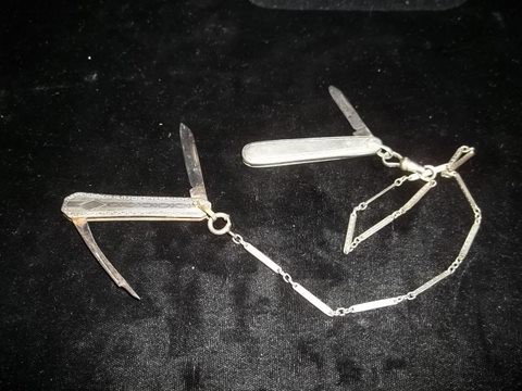 Old Knives on Chain: Old knives on chain