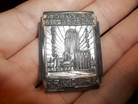 RARE 18g 1934 Sterling Silver Frigidaire Bar: Rare 18g solid sterling silver 1934 Frigidaire Chicago Salesman award silver bar. Marked Sterling under Frigidaire name.