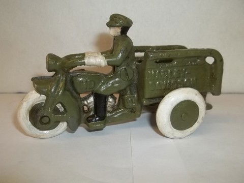 Cast Iron Harley Davidson Motorcycle: cast iron 5 inch harley davidson motorcycle, reproduction.