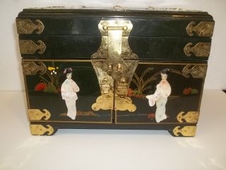 Great Oriental Vanity Box: Great oriental vanity box 14 x 9 x 10, with mother of pearl figures