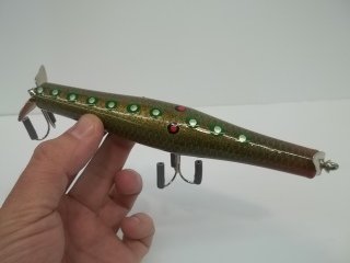 6" Dan Woods Handmade Fishing Lure: Signed, hand made, hand painted by local artist Dan Woods
