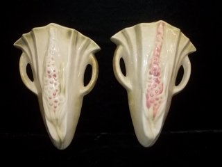 2 Roseville Wall Pockets 8 inch: 2 Roseville Wall Pockets 8 inch