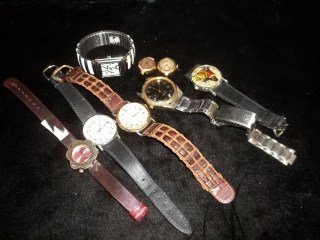 8 Watch lot Bulova Waltham: 8 watch lot, as is, may need batteries