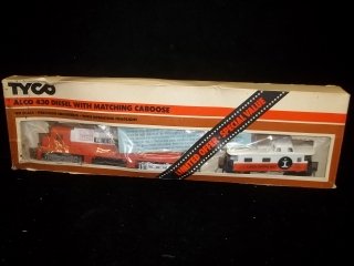 Alco Tyco 430 Diesel w Caboose: in box complete