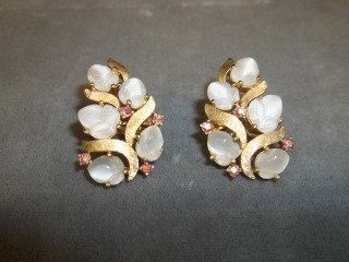 Trifari Earings: nice