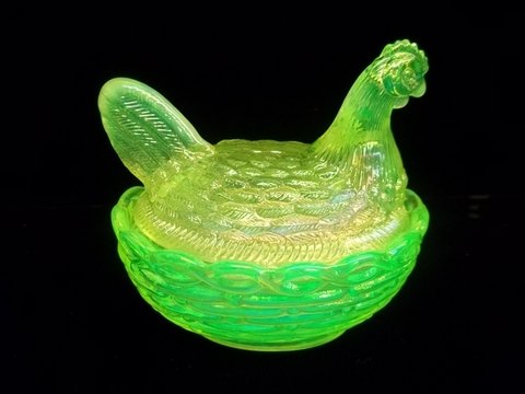 Mosser Vaseline Hen on Basket 4"