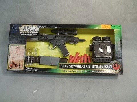 96 Star Wars Lukes Utility Belt w Gun: bullets are loose but are there