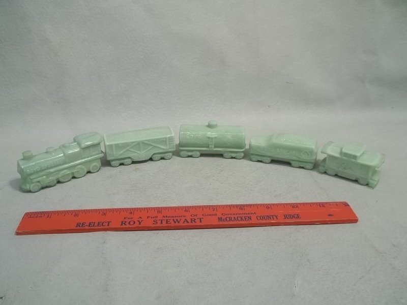 Boyd Special Train Set Jadite Slag