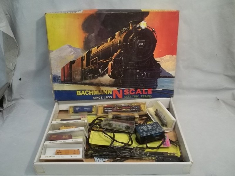 Vintage Bachman N Gauge Train Set in Box: appears complete but not sure