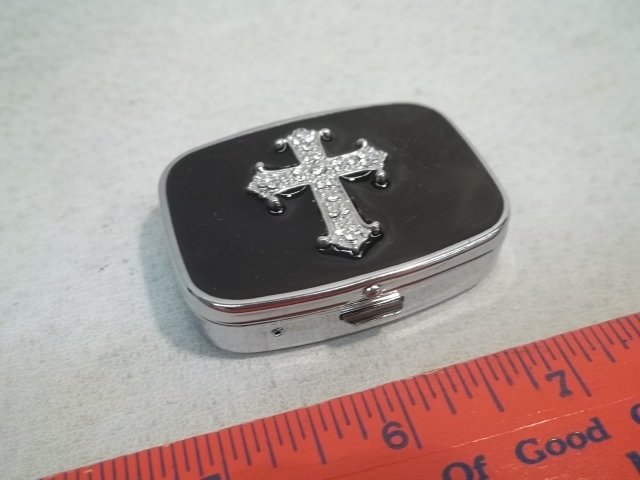 Rhinestone Cross Pill Box: ***