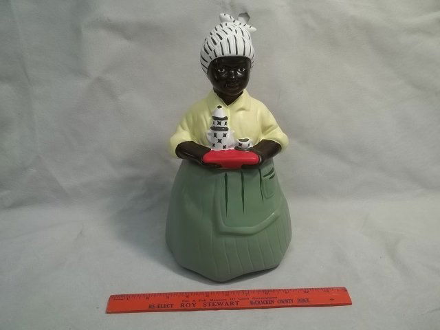 Mccoy Mammy Cookie Jar: **