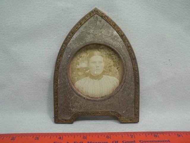 Old Picture In Victorian Picture Frame: Victorian era