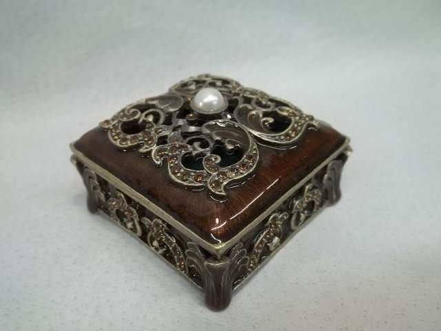 Enameled Jewel Box: .